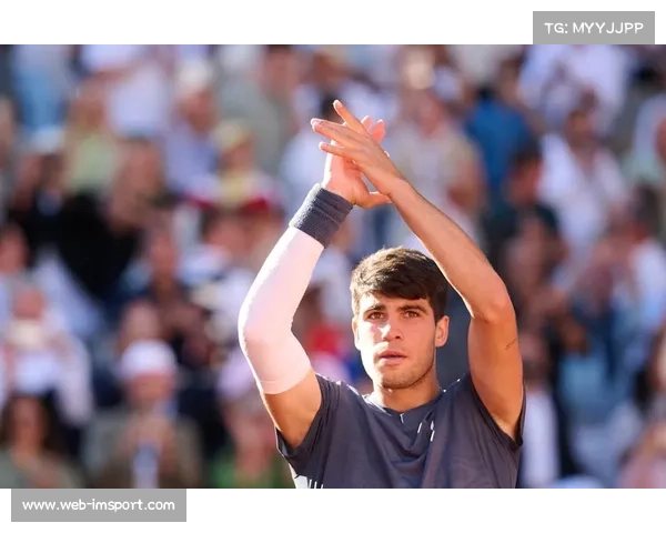 总决赛首轮战罢:阿尔卡拉斯、辛纳、弗里茨、兹维列夫均直落两盘取胜。